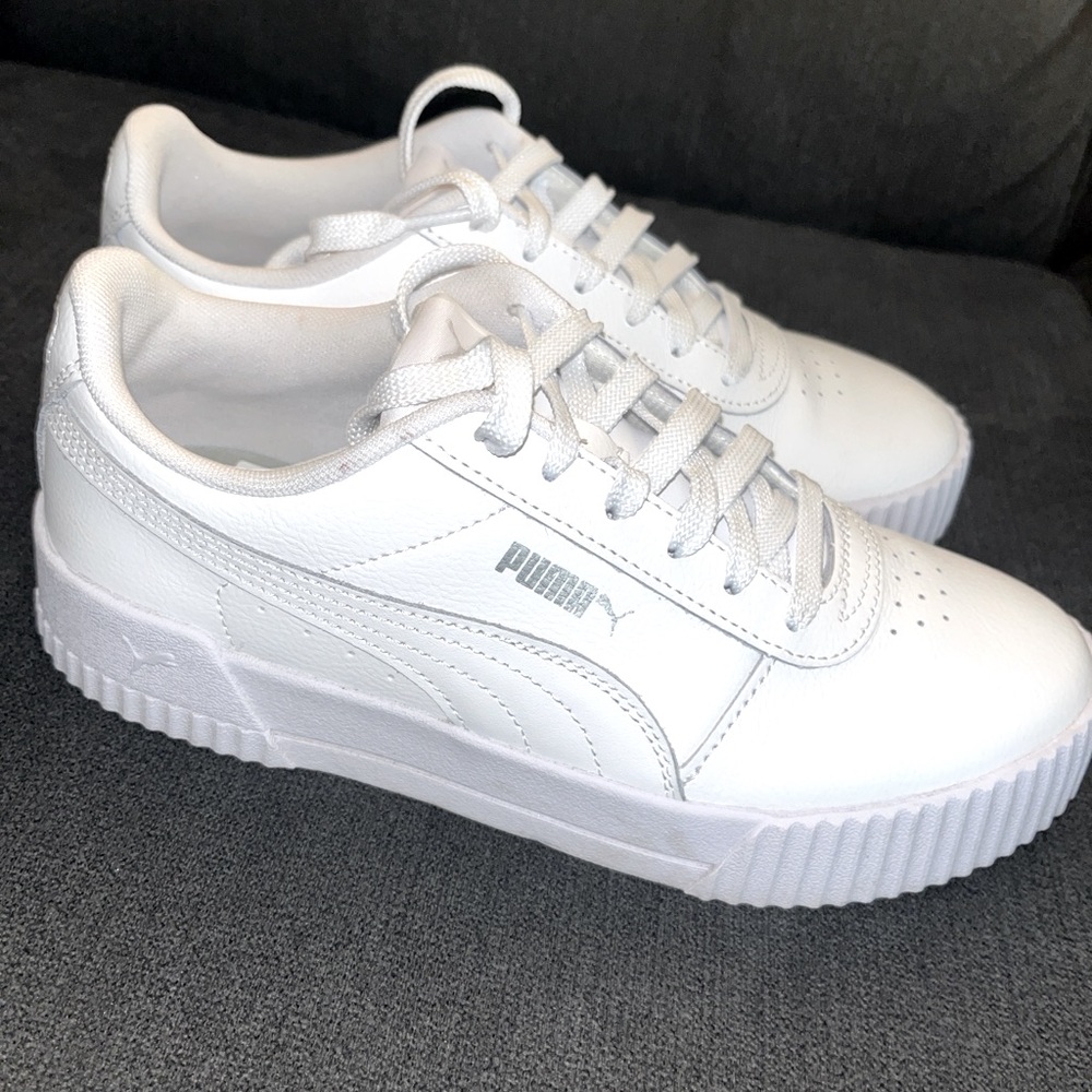 Puma women’s white sneakers